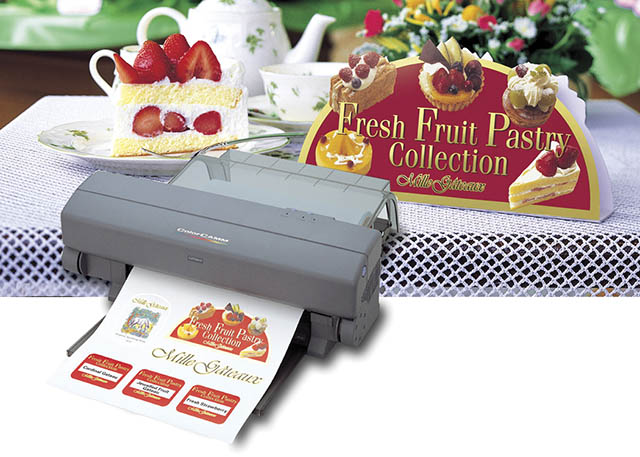 2001 Roland introduces the world’s first roll-fed desktop printer/cutter, the ColorCAMM PC-12.